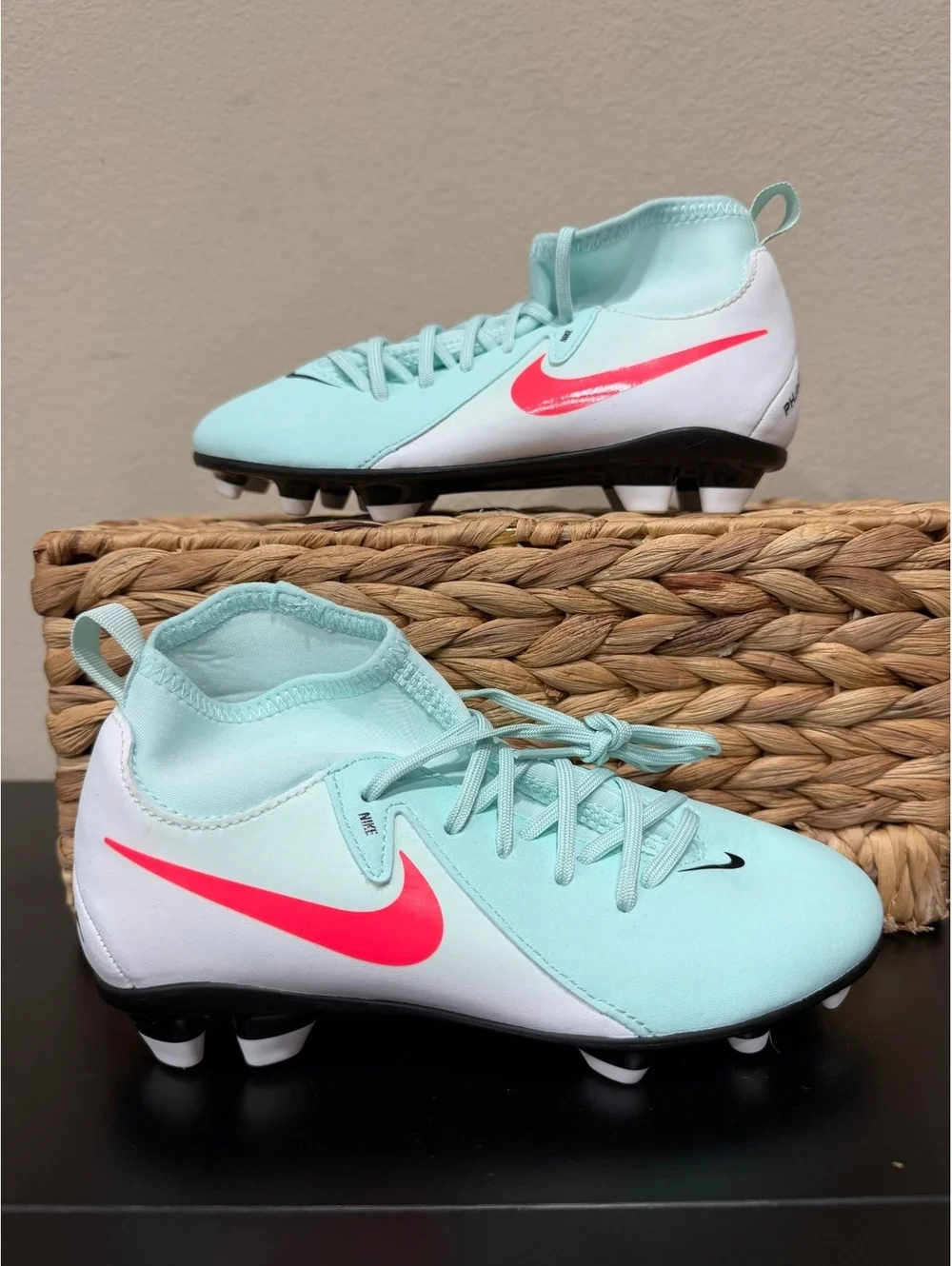 Size 1.5Y - Nike Kids Phantom Luna 2 Club Soccer Cleat “Mint/Off Noir/Atomic Red